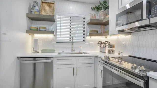 Kitchen at Fiddler’s Cove 24E